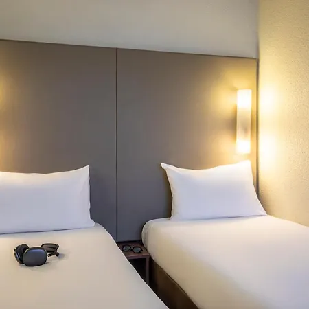 Campanile Rouen Sud - Elbeuf Hotel 3*