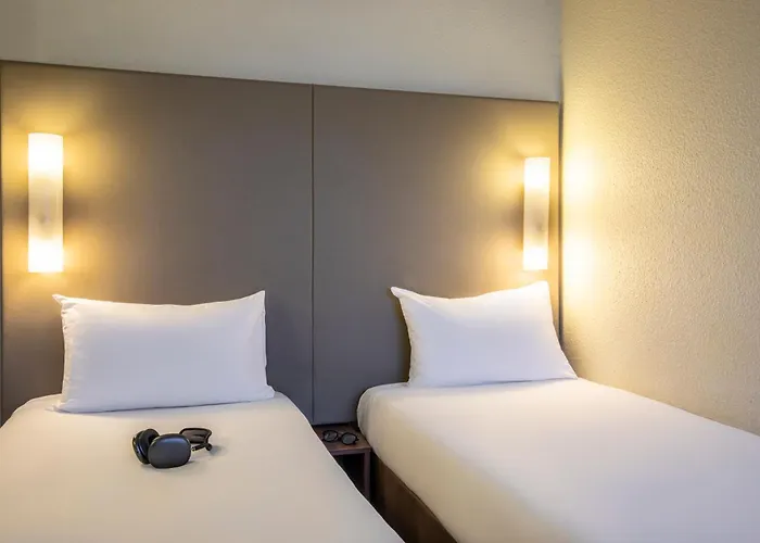 Campanile Rouen Sud - Elbeuf Hotel 3*